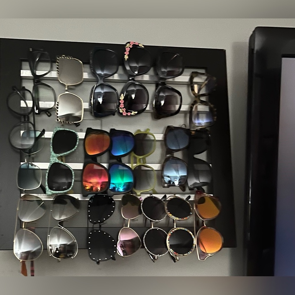 VINTAGE & AWESOME (CRAP EYEWEAR) SUNGLASSES.. #MUSTHAVE  🤩💚🧡💜💙 - Picture 8 of 9